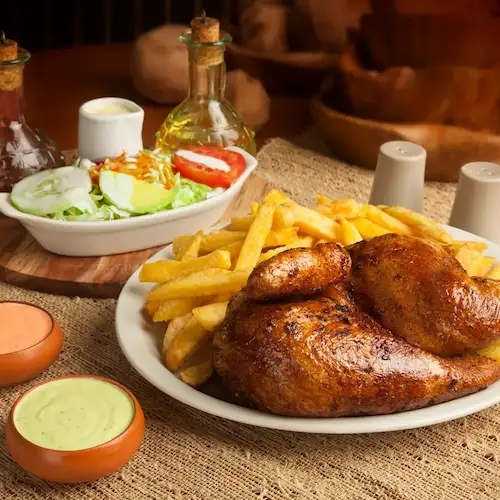 imagen de Pollo ENTERO: de la pollería Andrea