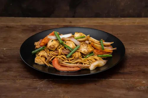 imagen de Tallarin Saltado c/ Carne de la pollería Andrea