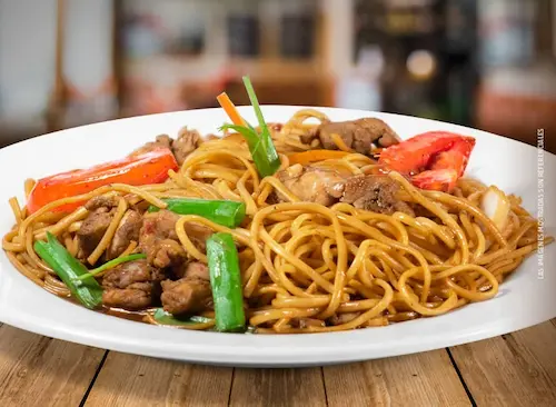imagen de Tallarin Saltado c/ Pollo de la pollería Andrea